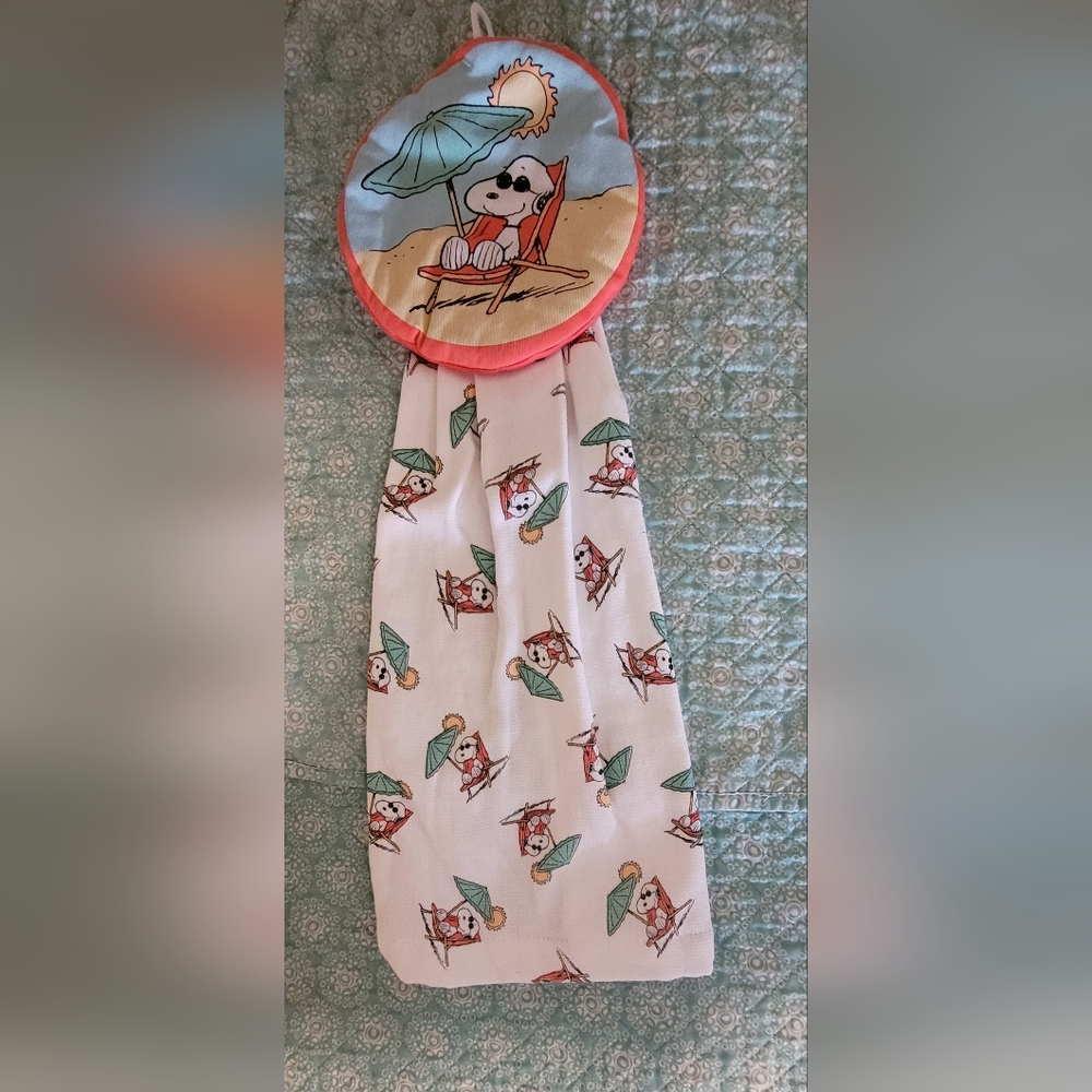 PEANUTS HANGING KITCHEN TOWEL